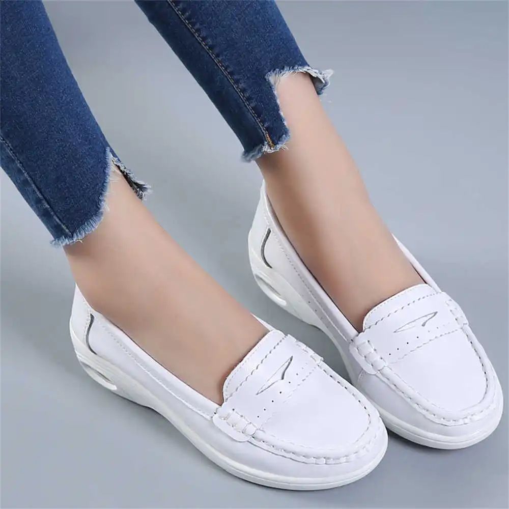Thick Sole Slipon White Traine - Tech Accessories For College 리뷰 및 가격