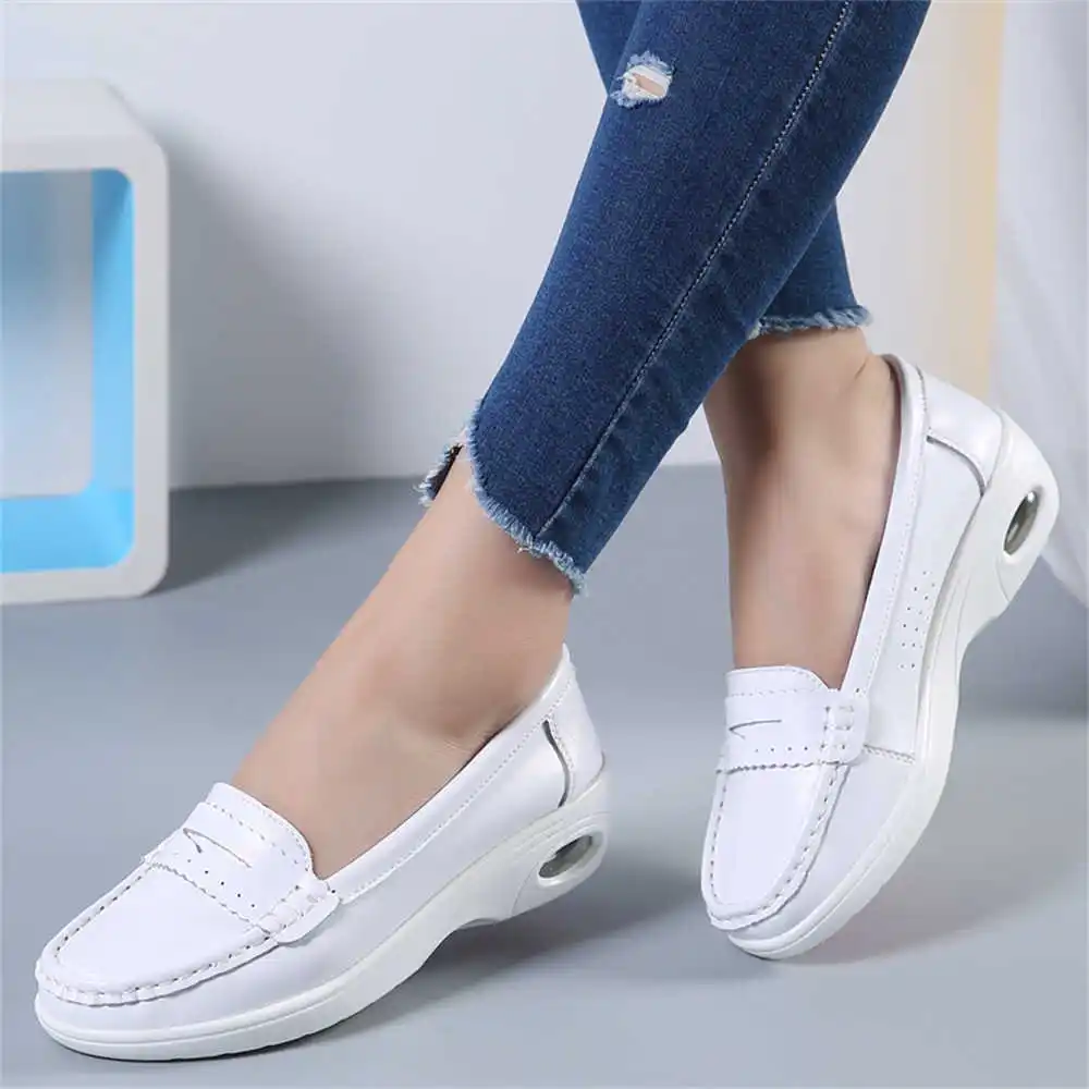 Thick Sole Slipon White Traine - Tech Accessories For College 리뷰 및 가격