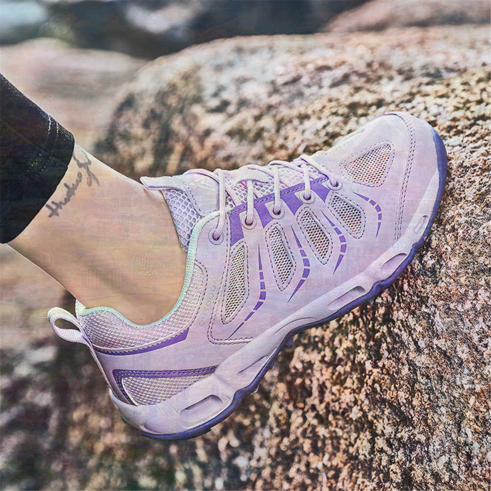 Sumer Round Tip Silver Sneaker - Tech Accessories For College 리뷰 및 가격
