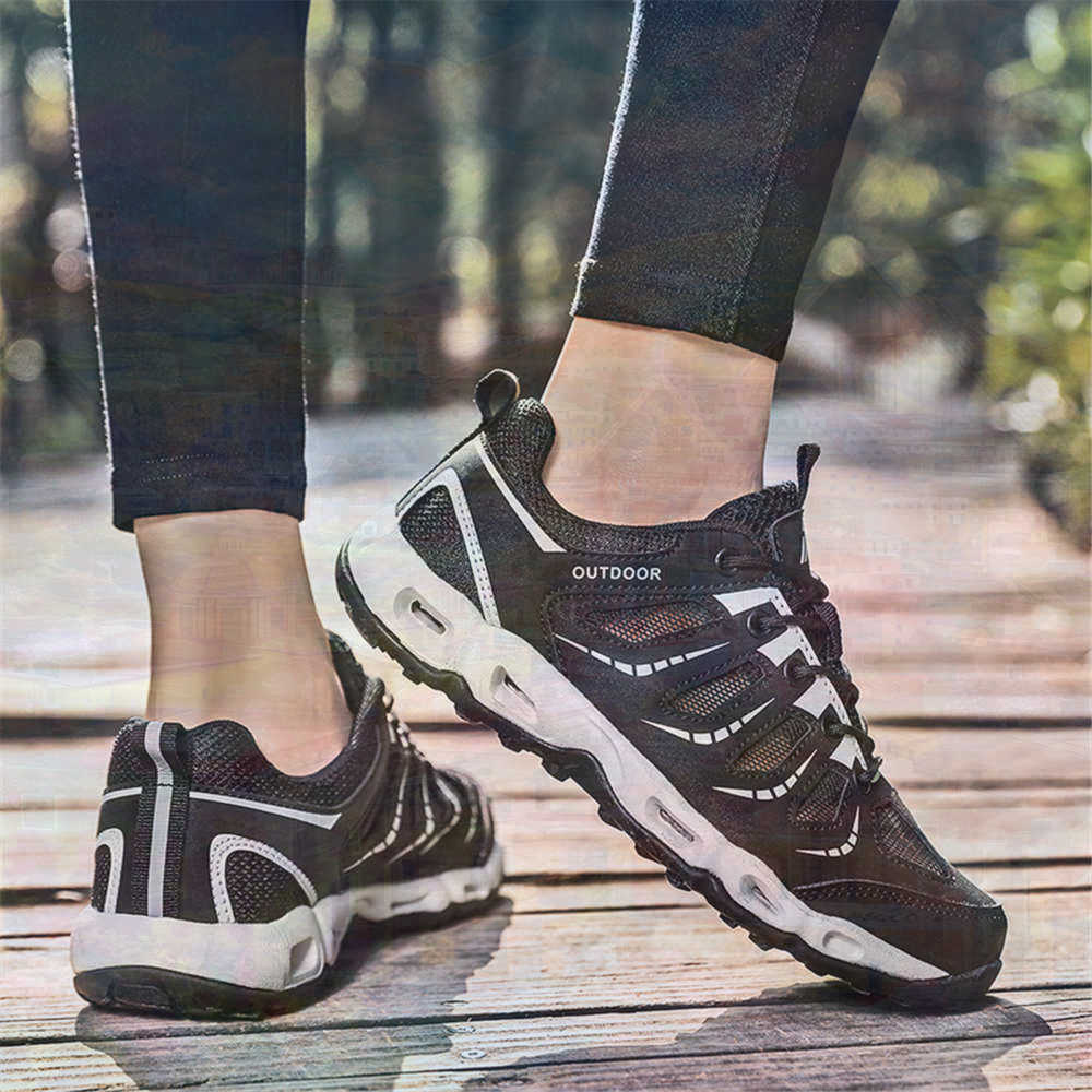 Sumer Round Tip Silver Sneaker - Tech Accessories For College 리뷰 및 가격