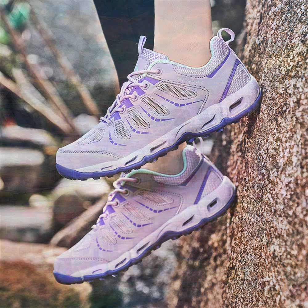 Sumer Round Tip Silver Sneaker - Tech Accessories For College 리뷰 및 가격